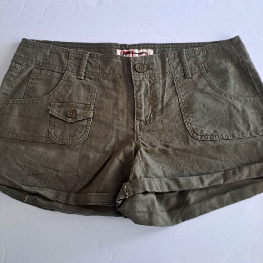 l.e.i. Ashley Low Rise Olive Green Cotton Shorts Pockets Size 11